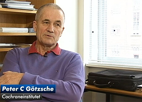 medicinprofessorn Peter C Götzsche i stol på kontor