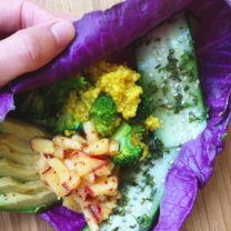 Kålwrap med krämig saffran- och broccoli hirsotto