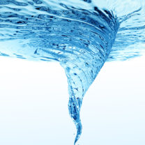 Närbild på en blå vattenvirvel