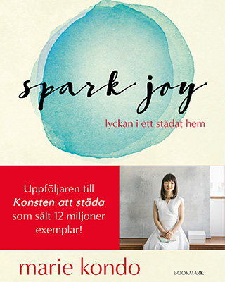 Omslag till Marie Kondos bok "Spark joy"