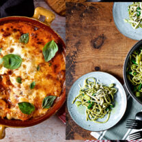 Två pastabilder: gnocchi och spaghetti med pesto
