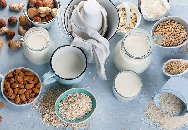Växtmjölk istället för komjölk – här är några alternativ