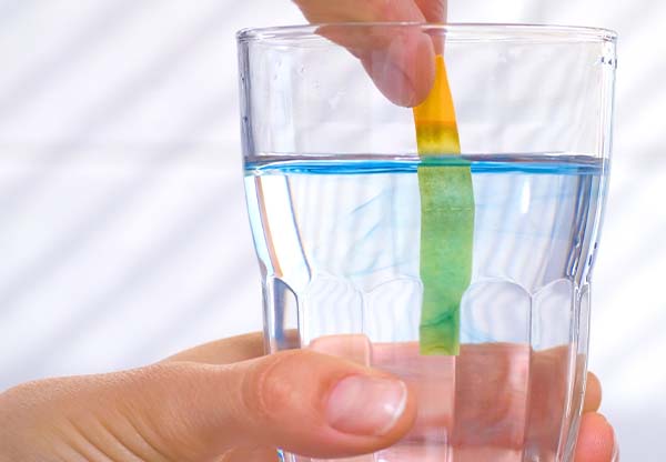 Vad är alkaliskt vatten – och är det bra för hälsan?