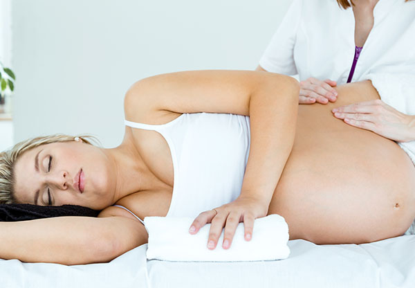 Är det farligt med massage under graviditeten?